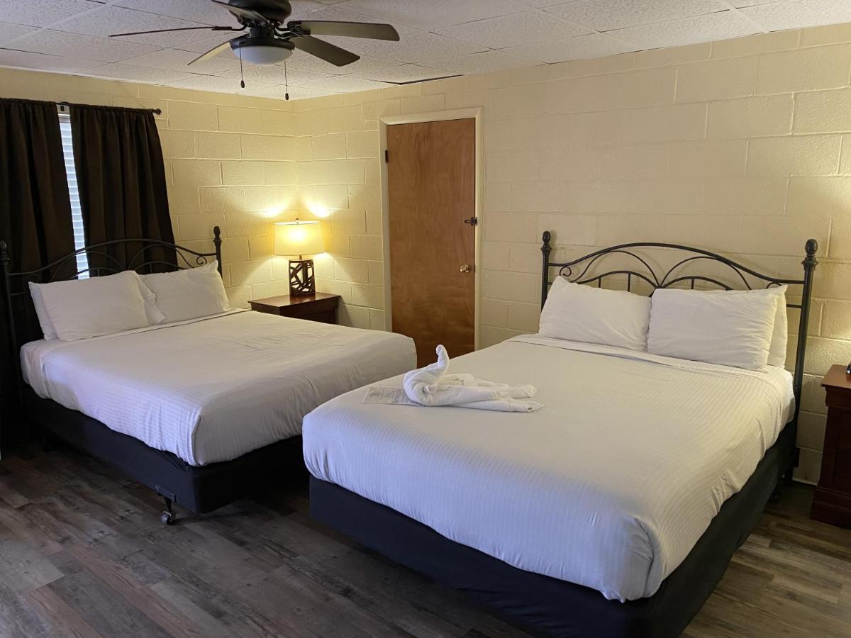 Ji11, Queen Guest Room At The Joplin Inn At The Entrance To Mountain Harbor Resort Hotel Room Mount Ida Luaran gambar